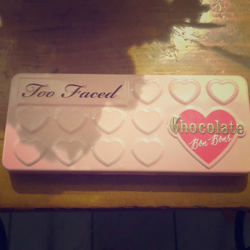 Too Faced chocolate bon bons palette